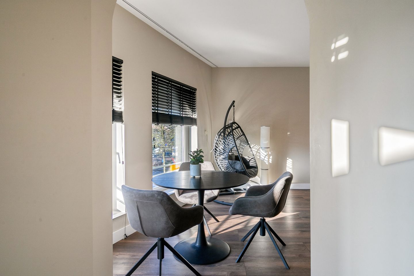 Foto 19 van Professor Regoutstraat 9