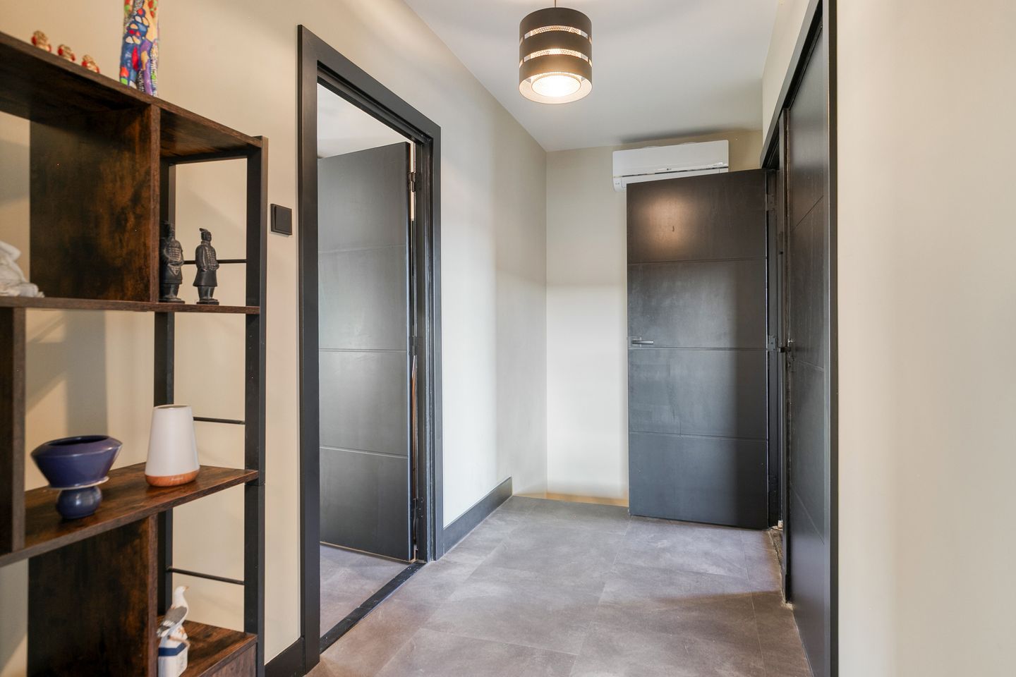 Foto 25 van Professor Regoutstraat 9