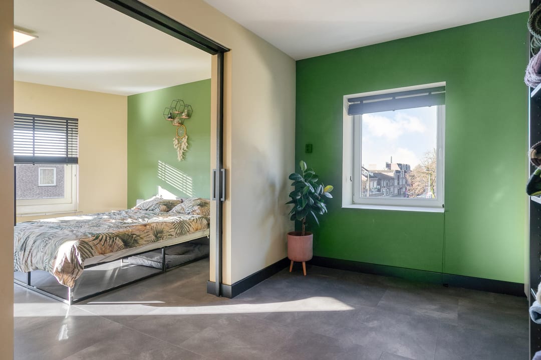 Foto 32 van Professor Regoutstraat 9