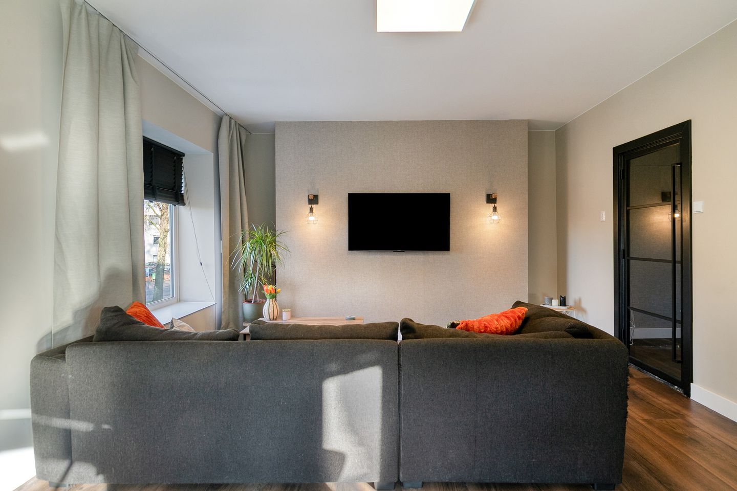 Foto 14 van Professor Regoutstraat 9