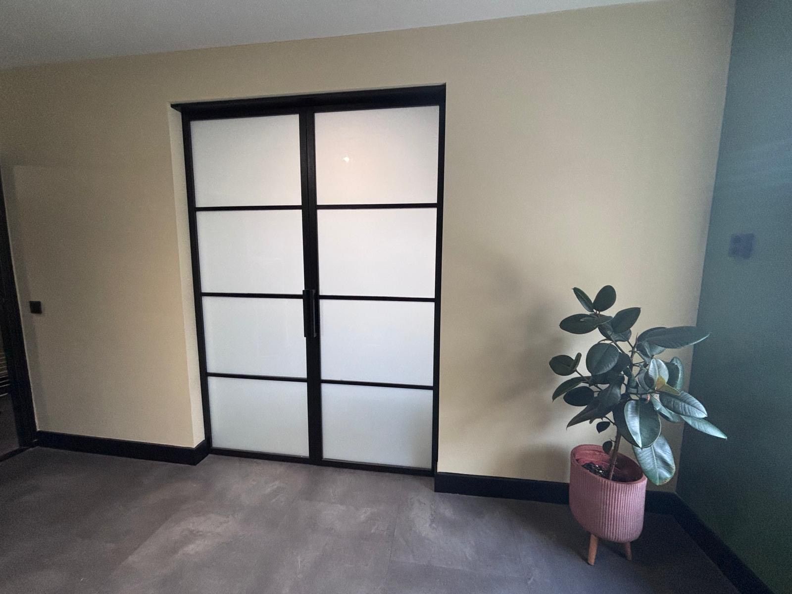 Foto 33 van Professor Regoutstraat 9