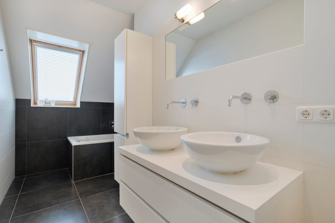 Sustainable Detached Villa with Panoramic Views Near Holtingerveld Nature Reserve — 34