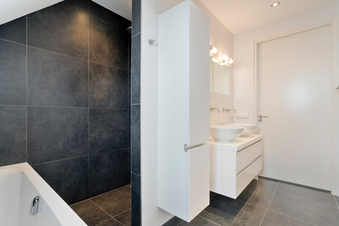 Sustainable Detached Villa with Panoramic Views Near Holtingerveld Nature Reserve — 35