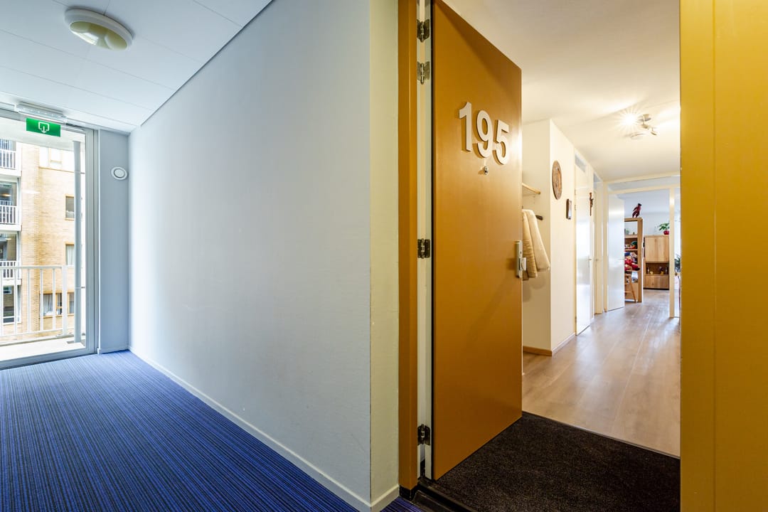 Spacious Apartment with Southern Balcony in Hanzepark — 16