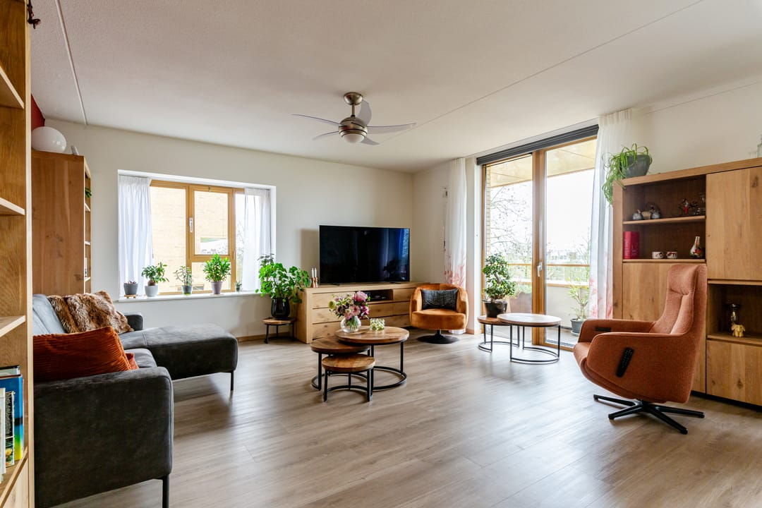 Spacious Apartment with Southern Balcony in Hanzepark — 22