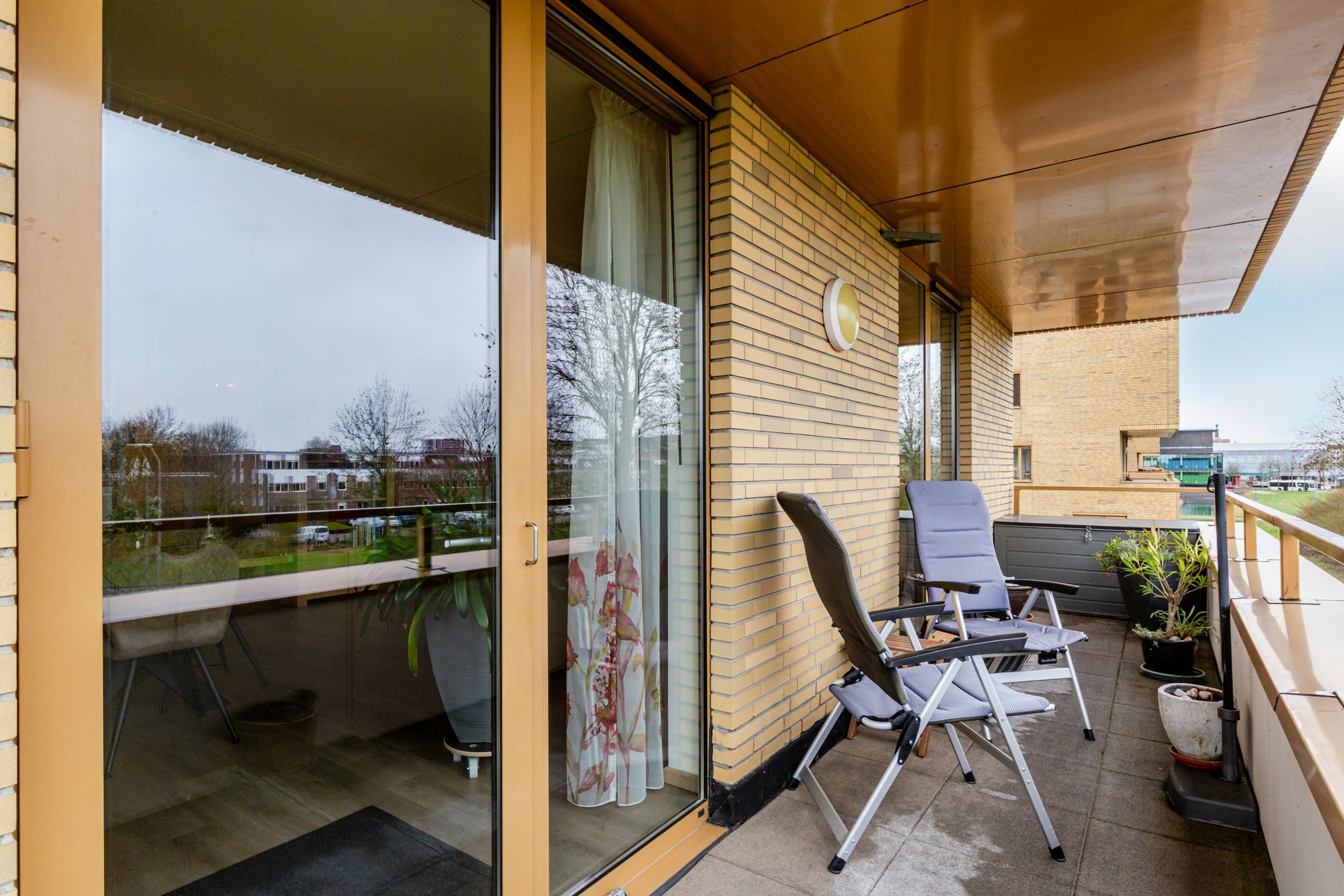 Spacious Apartment with Southern Balcony in Hanzepark — 40