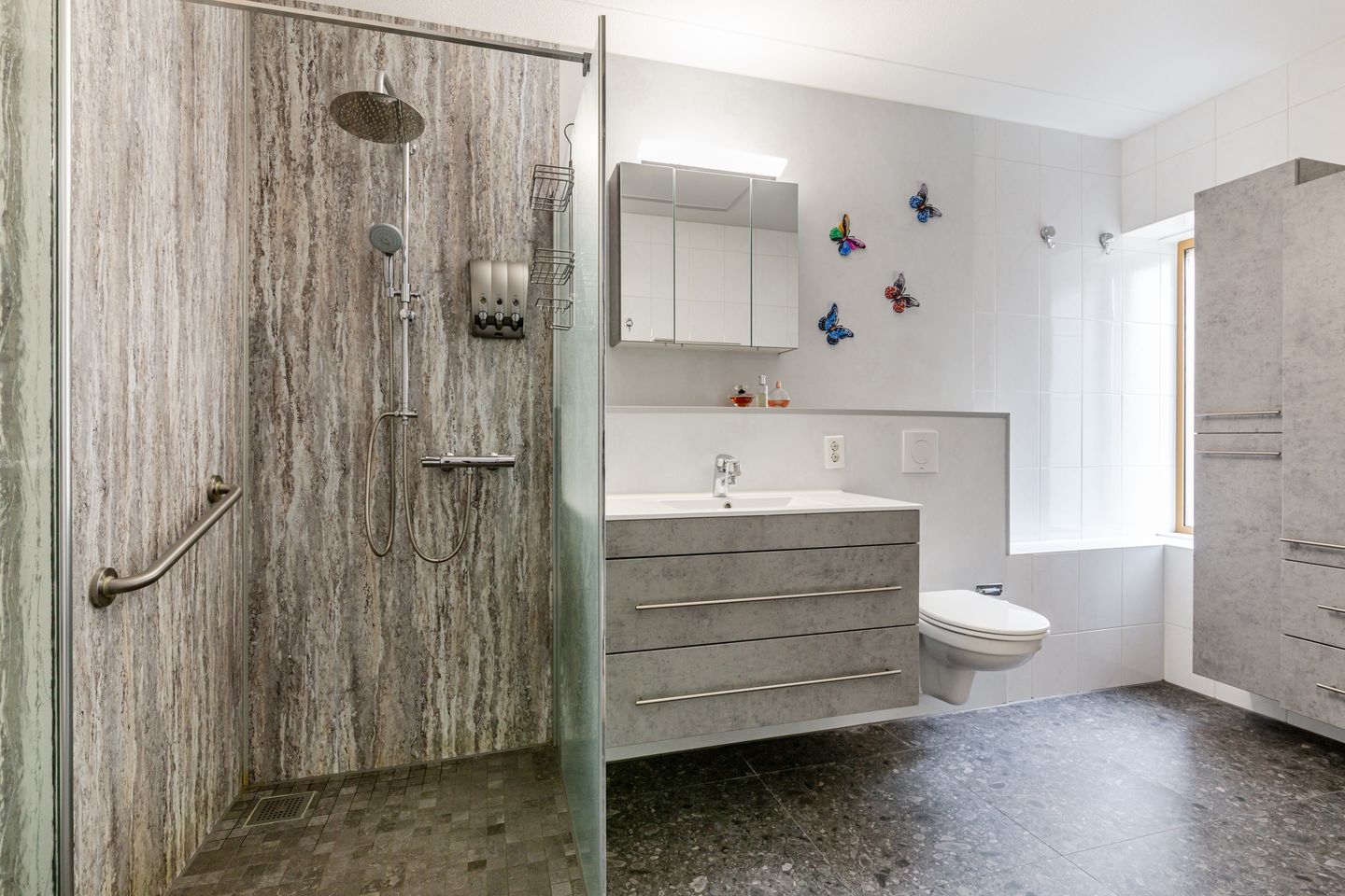 Spacious Apartment with Southern Balcony in Hanzepark — 33