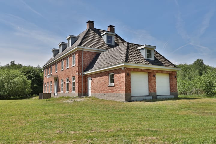 Vrijstaande woning te koop: Van Brienenlaan 26, Wassenaar