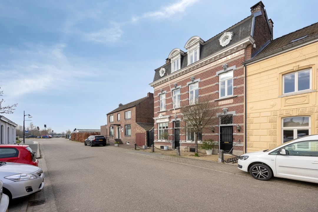 Characteristic 1892 Mansion with 253 m² Living Space in Eijsden — 81