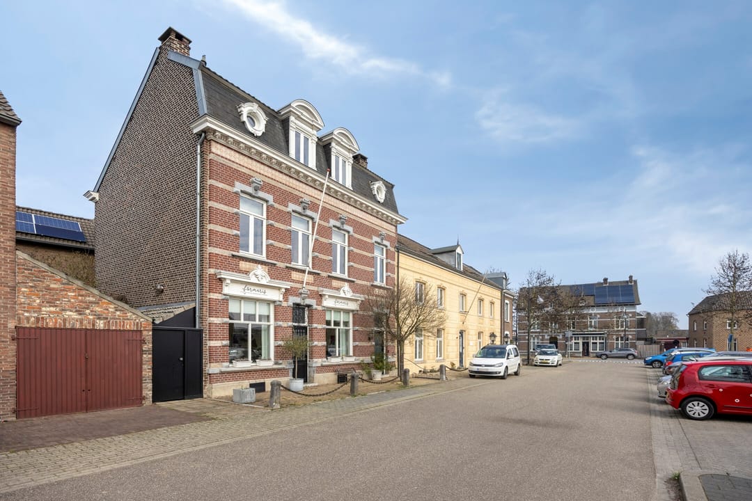 Photo 82 of Stationsplein 7