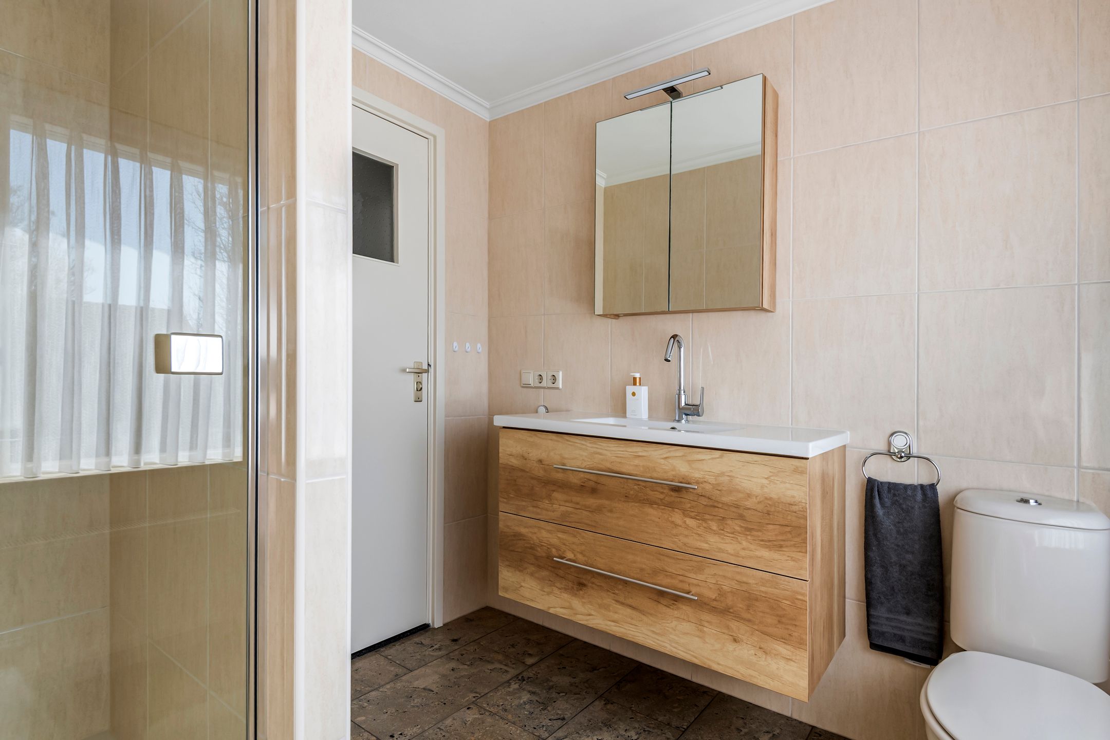 Foto 18 van Florastraat 38