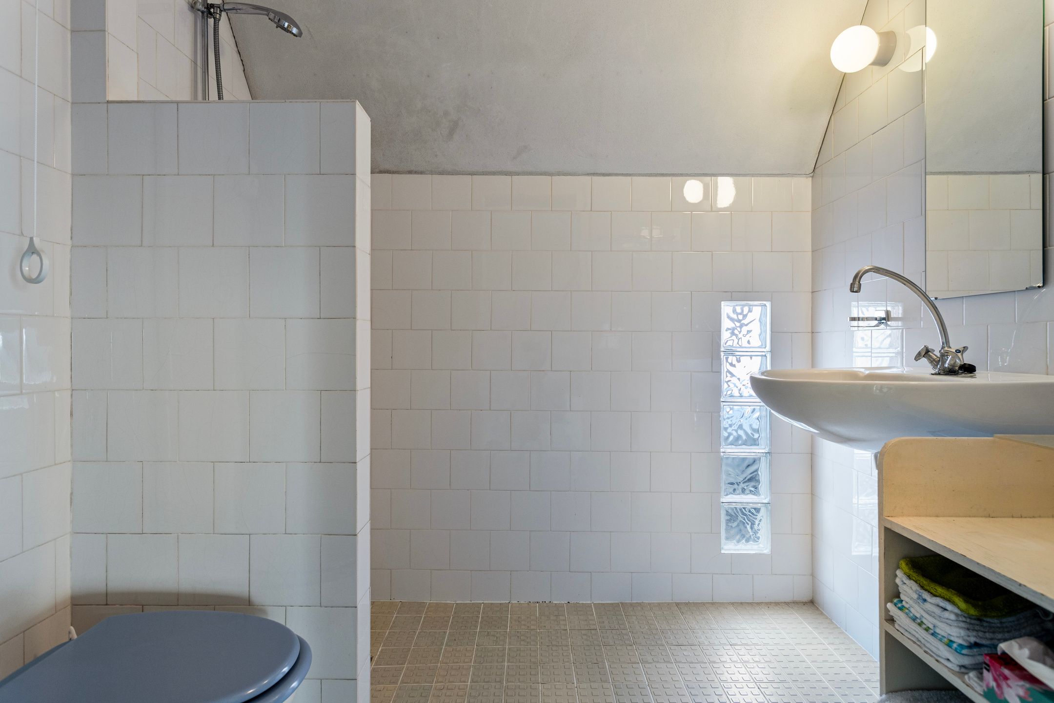 Monumental Townhouse with 6 Bedrooms in Historic Oudewater Center — 36