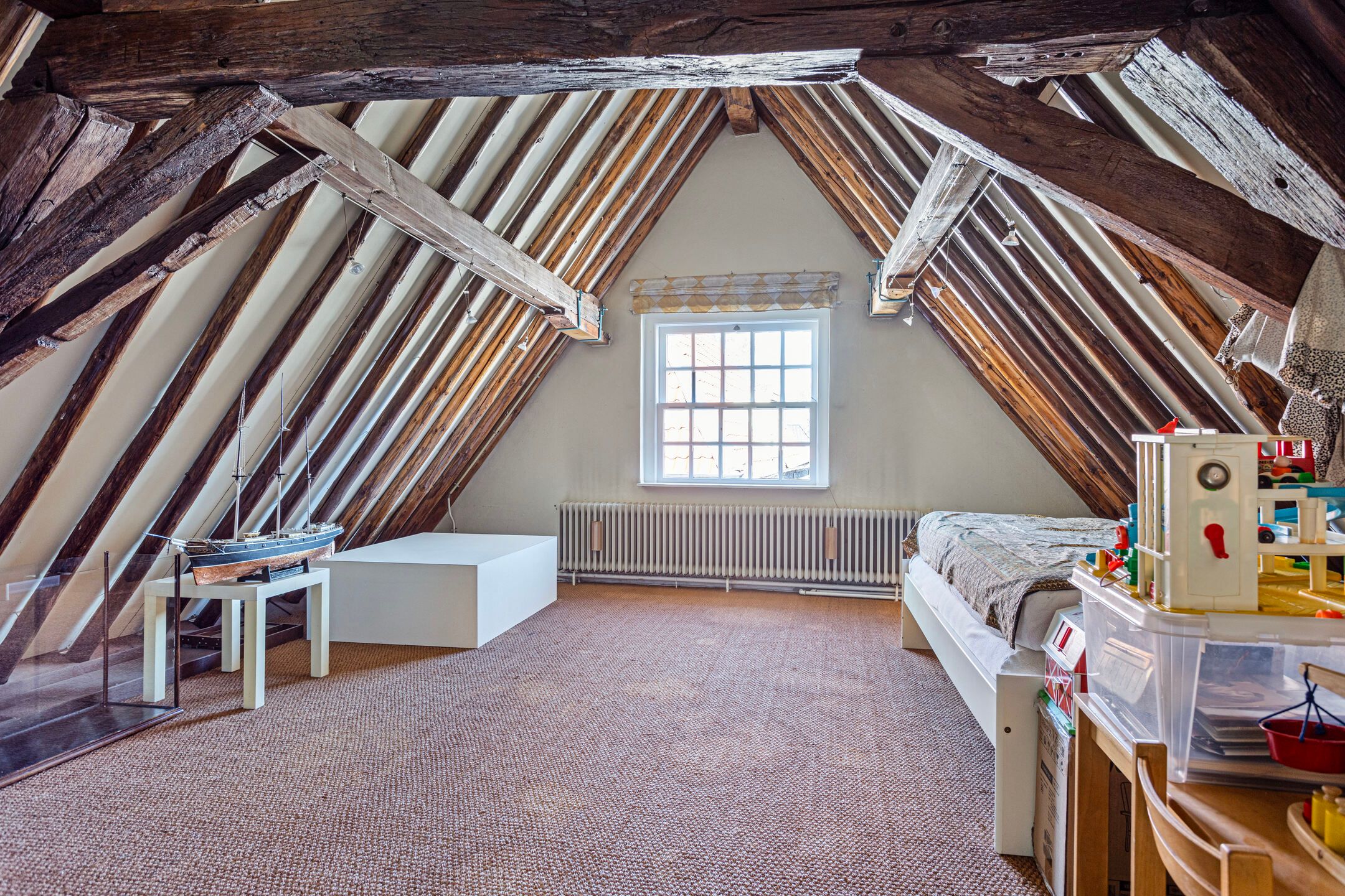 Monumental Townhouse with 6 Bedrooms in Historic Oudewater Center — 39