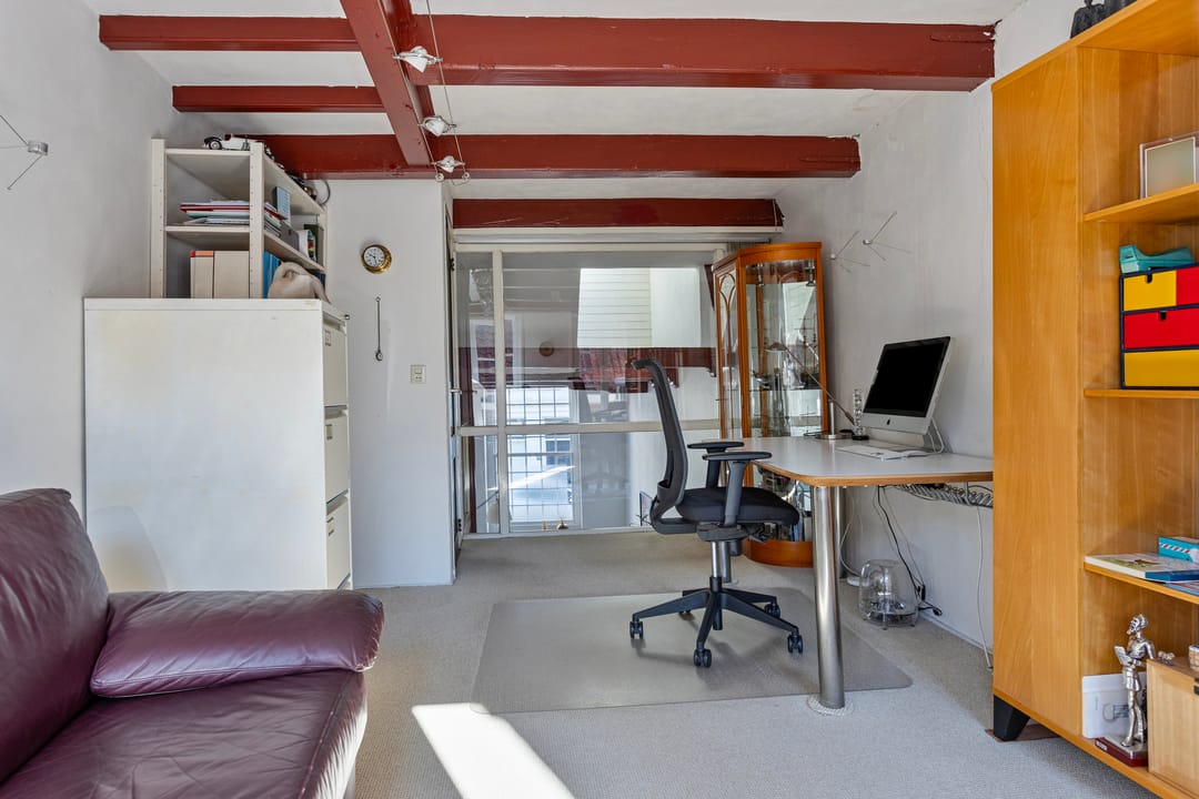 Monumental Townhouse with 6 Bedrooms in Historic Oudewater Center — 31
