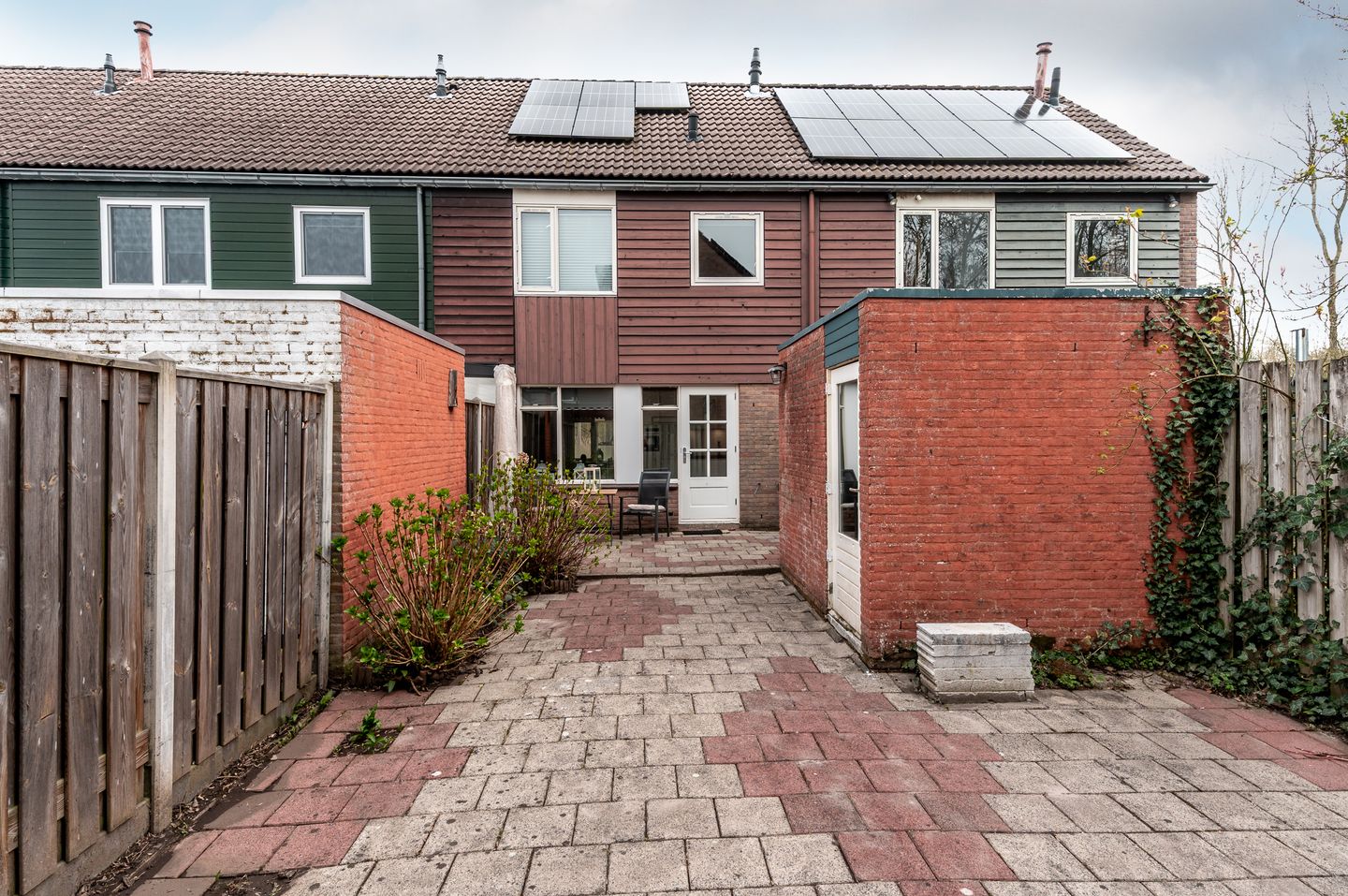 Well-maintained family home with four bedrooms and southwest-facing garden in green Boswijk — 24