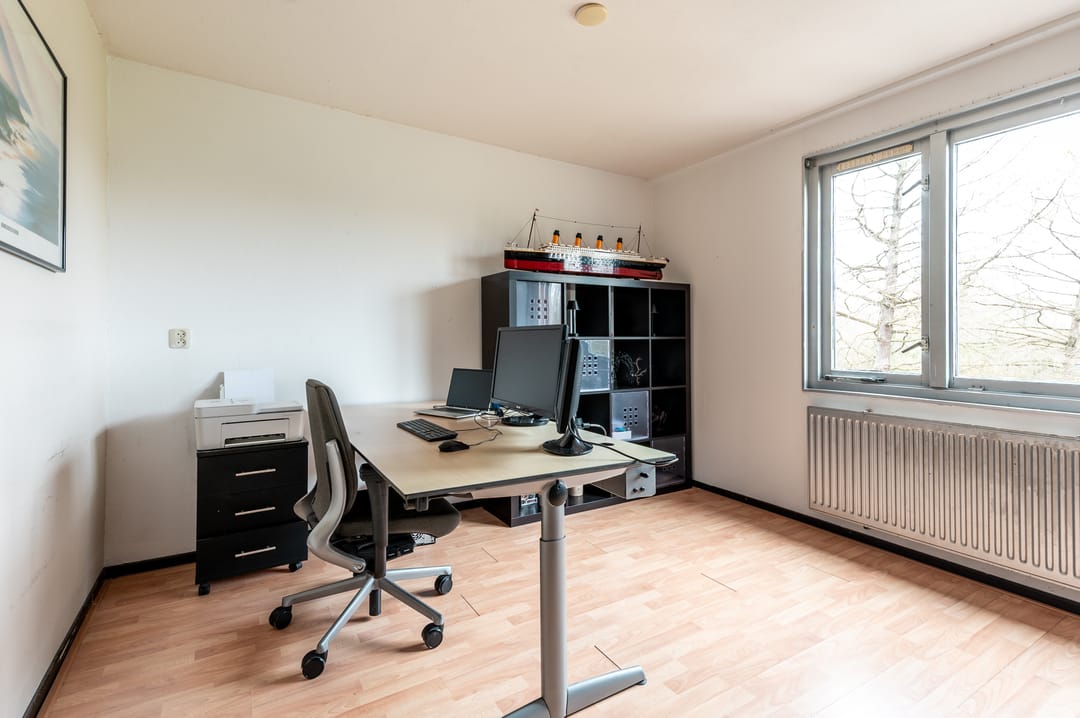 Well-maintained family home with four bedrooms and southwest-facing garden in green Boswijk — 15