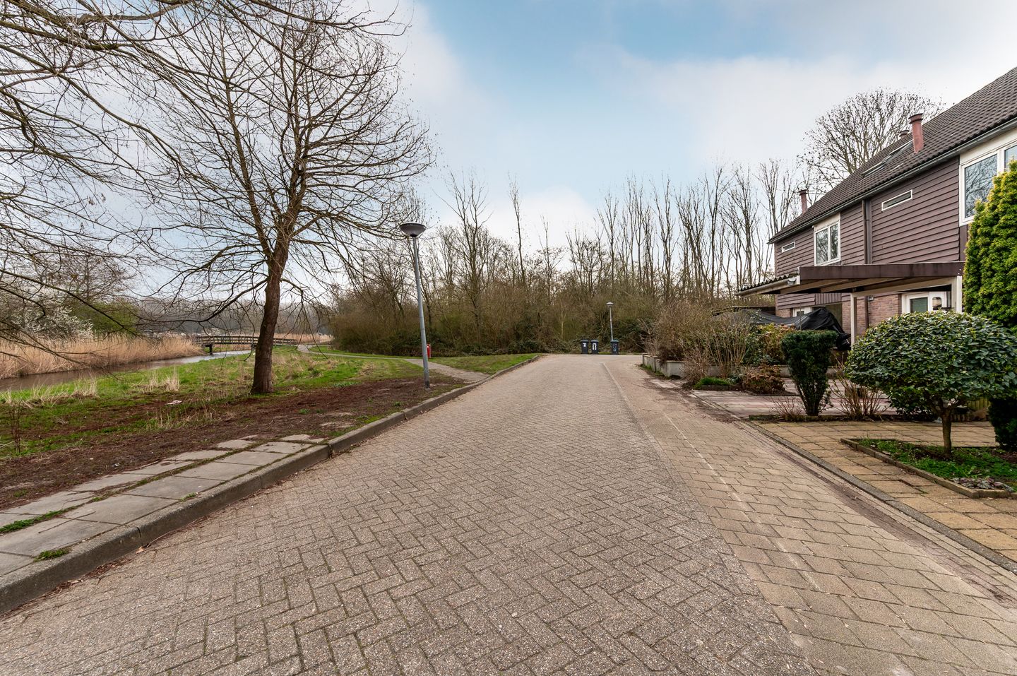 Well-maintained family home with four bedrooms and southwest-facing garden in green Boswijk — 28