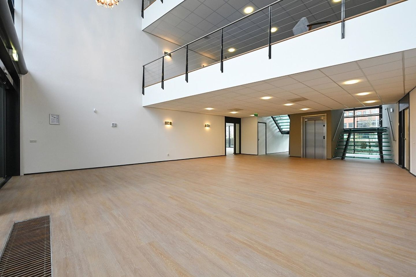 Bekijk foto 4 van Wolga 5