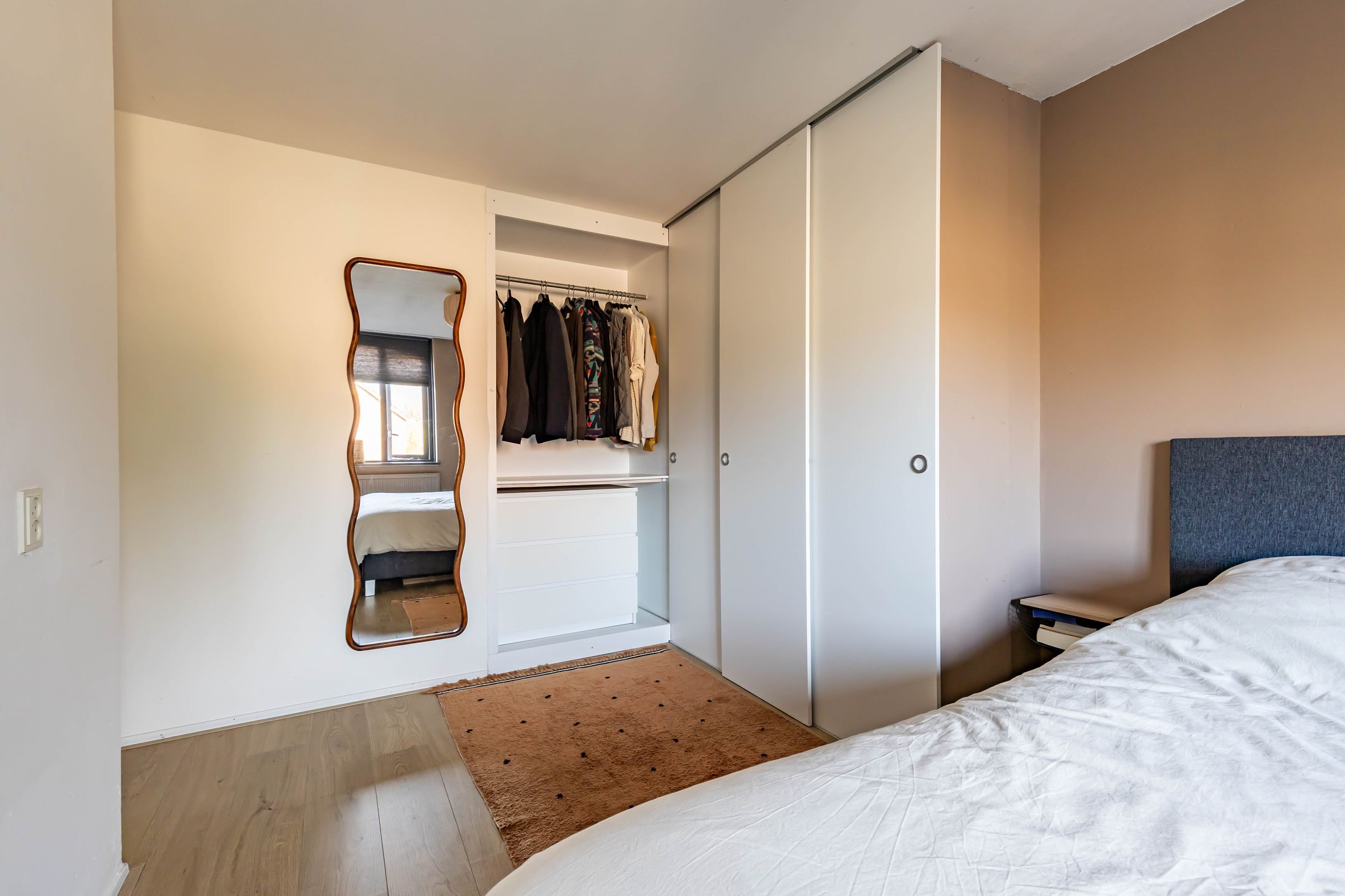 Spacious terraced house with west-facing garden and potential for extra bedrooms — 25