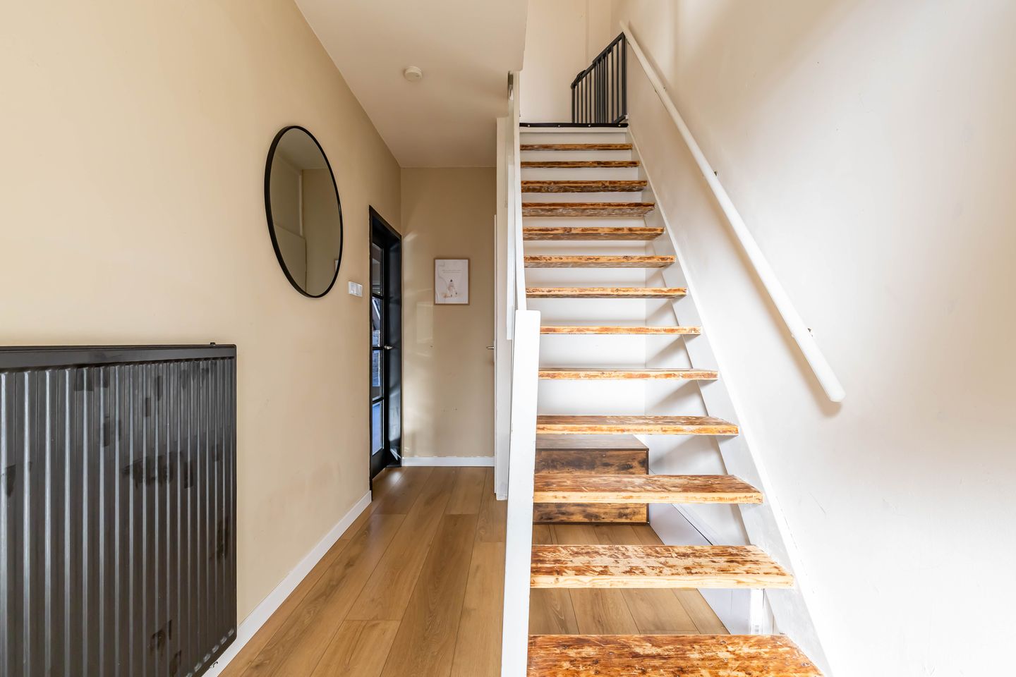 Spacious terraced house with west-facing garden and potential for extra bedrooms — 18