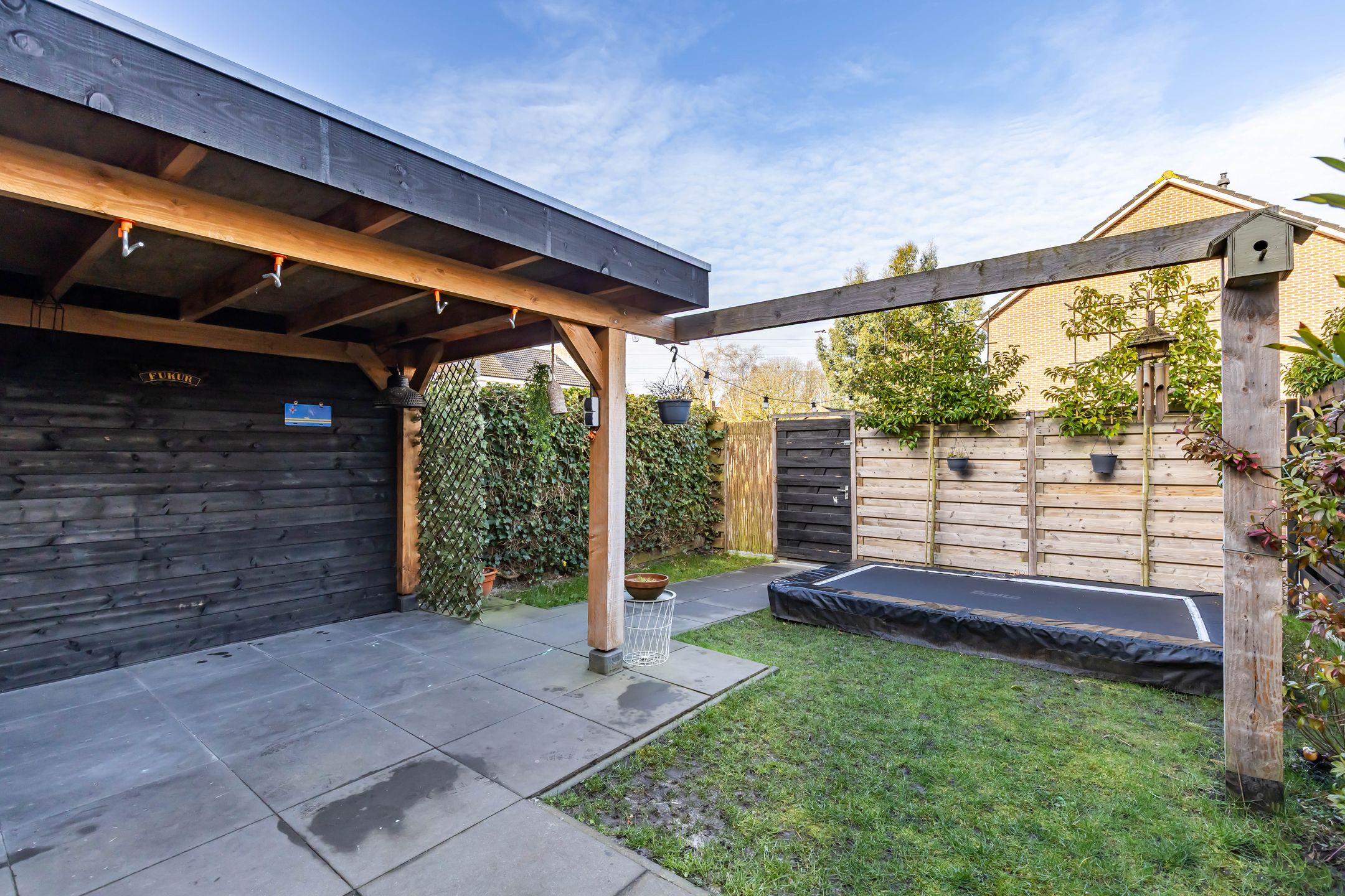 Spacious terraced house with west-facing garden and potential for extra bedrooms — 37