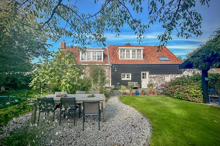 Photo 2 of Duinstraat 3