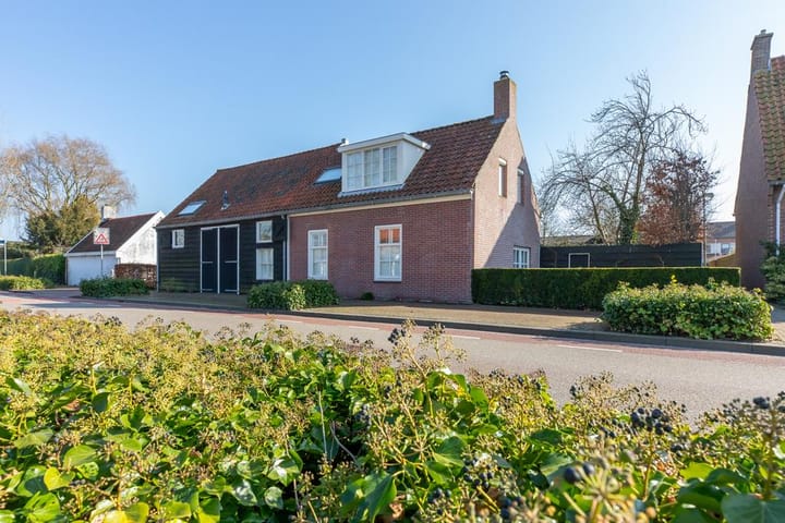 Photo 3 of Duinstraat 3