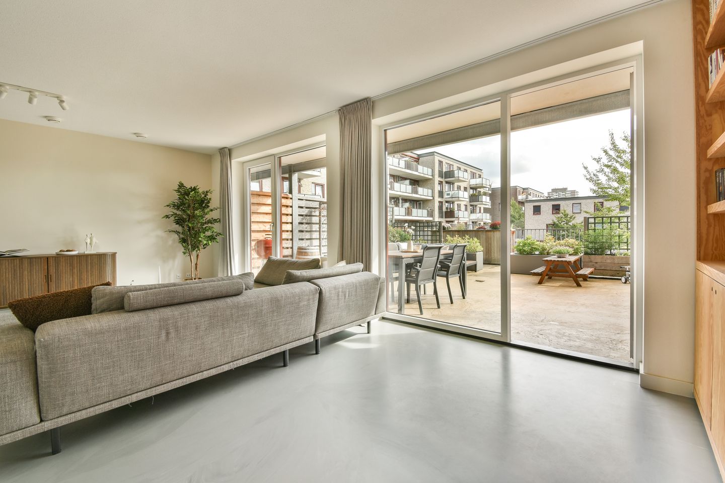 Photo 14 of Jan Tooropstraat 18