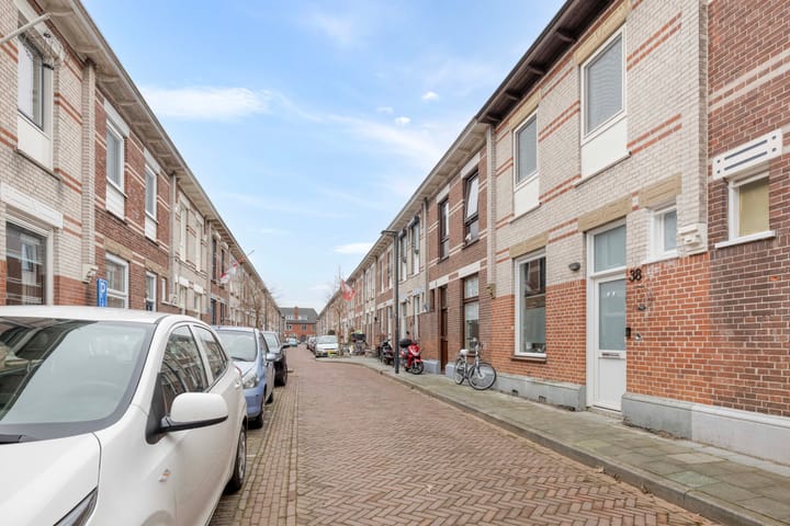 Photo 2 of Eenvoudstraat 38