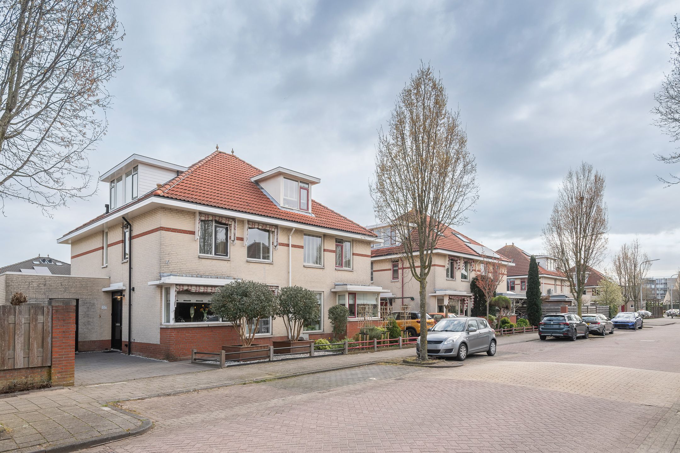 Foto 42 van Burg Van Heugtenlaan 157