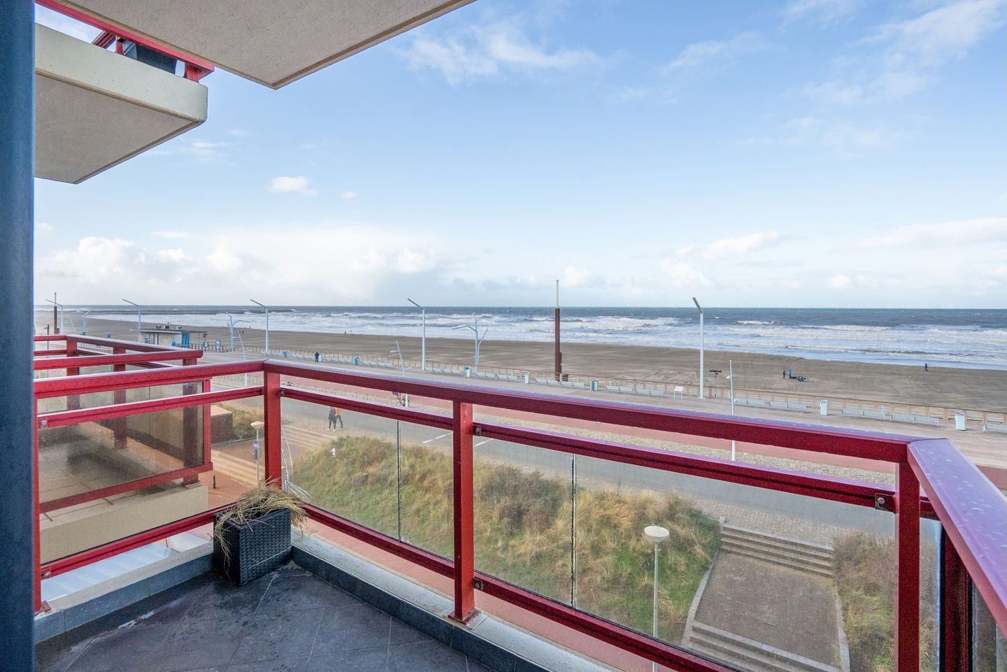 Photo 10 of Zeeruststraat 88