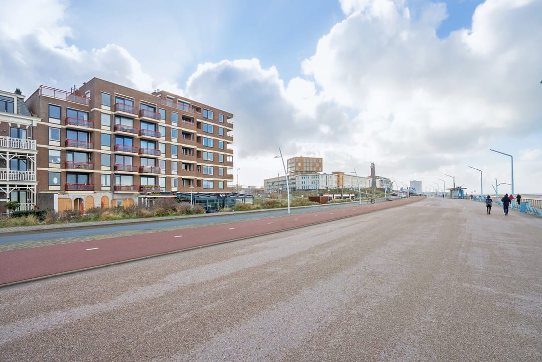 Photo 31 of Zeeruststraat 88