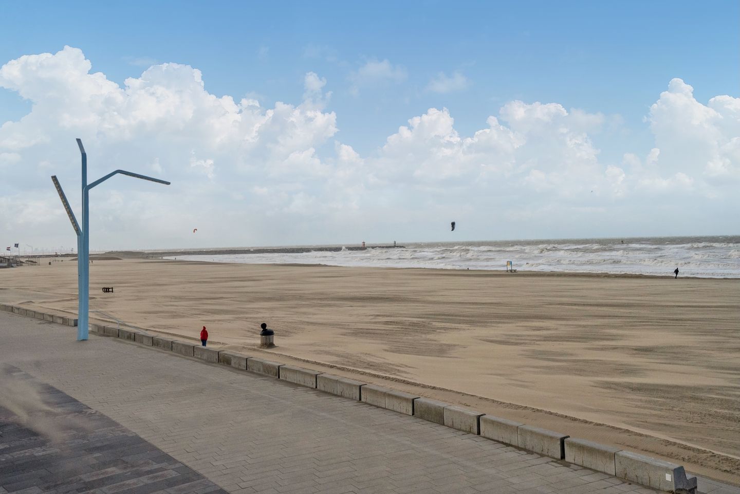 Photo 34 of Zeeruststraat 88