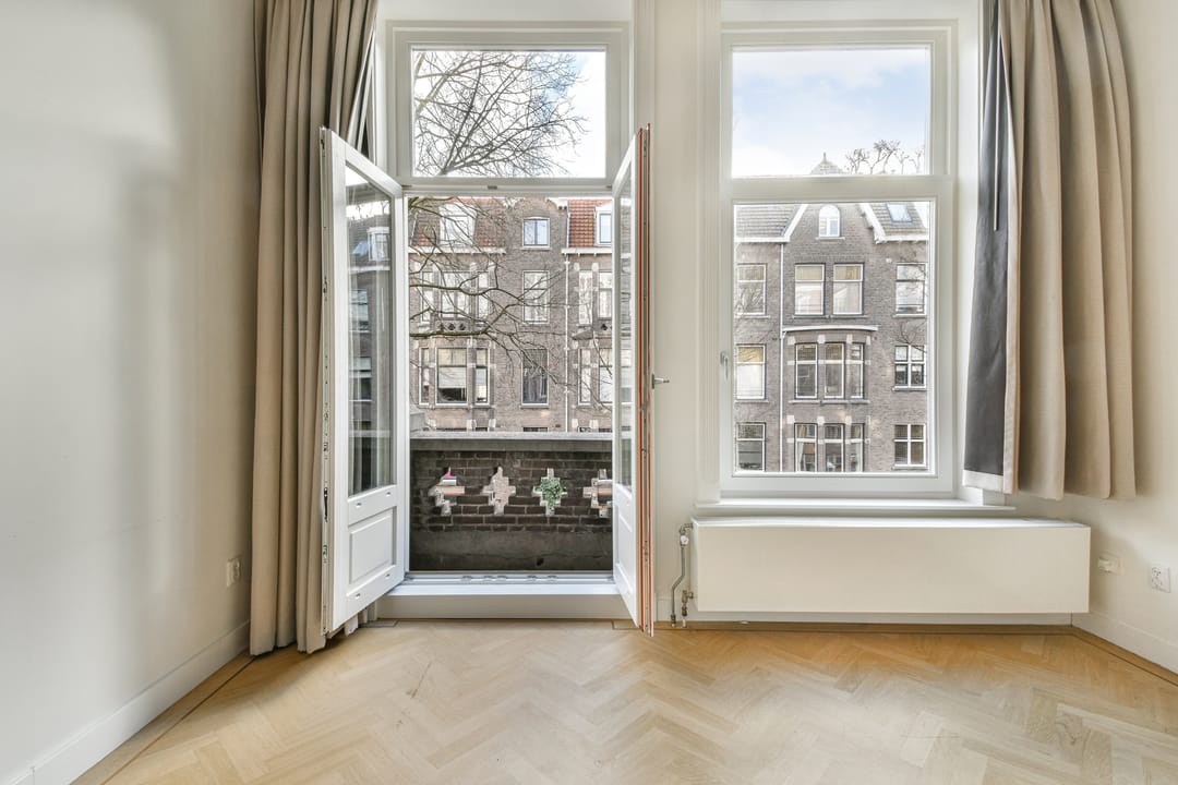 Photo 11 of Frans van Mierisstraat 96-2