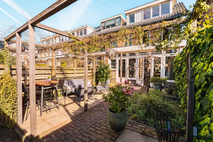 Photo 4 of Theemsstraat 11