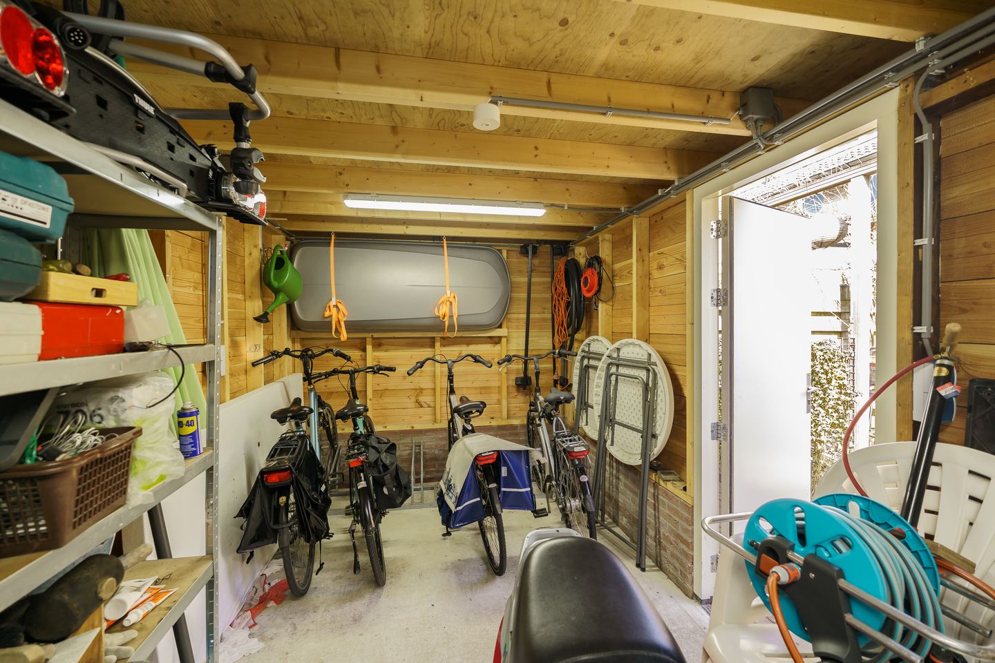 Photo 34 of Theemsstraat 11