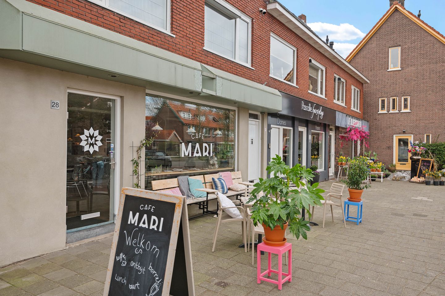 Photo 35 of Theemsstraat 11