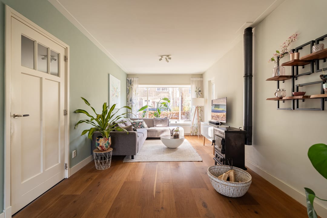 Photo 2 of Theemsstraat 11