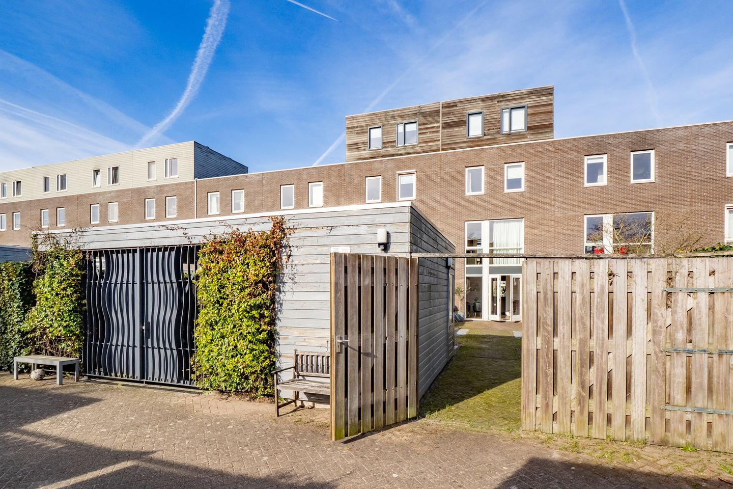 Spacious Waterfront Townhouse with Five Bedrooms in Terwijde-Oost — 53
