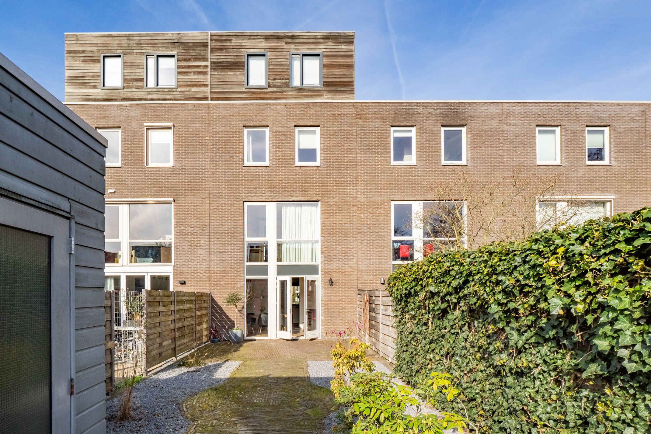 Spacious Waterfront Townhouse with Five Bedrooms in Terwijde-Oost — 52