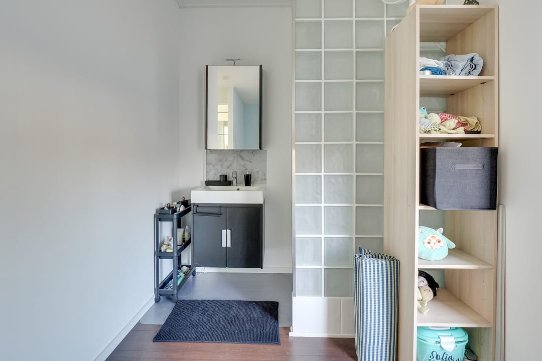 Spacious Waterfront Townhouse with Five Bedrooms in Terwijde-Oost — 40