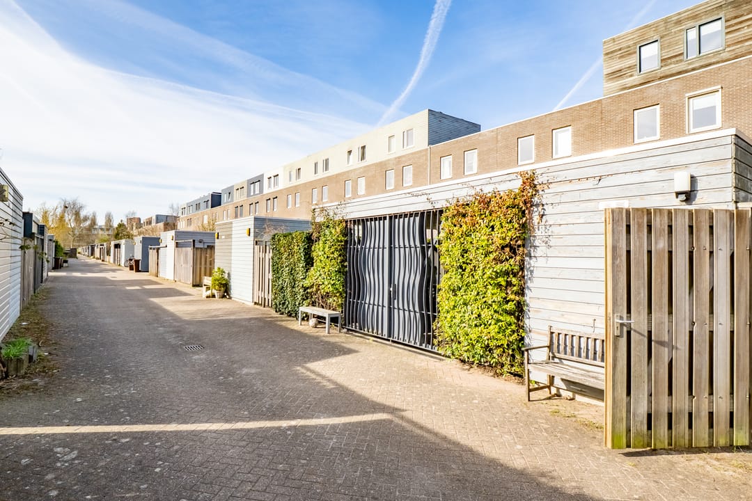 Spacious Waterfront Townhouse with Five Bedrooms in Terwijde-Oost — 54