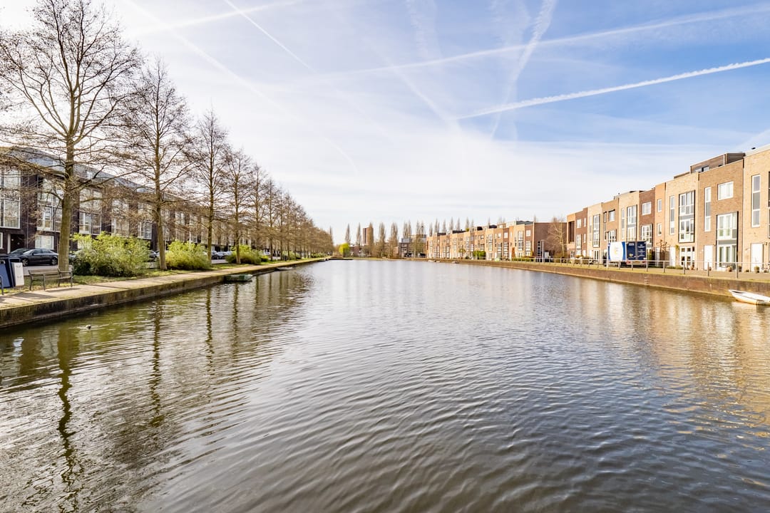 Spacious Waterfront Townhouse with Five Bedrooms in Terwijde-Oost — 59