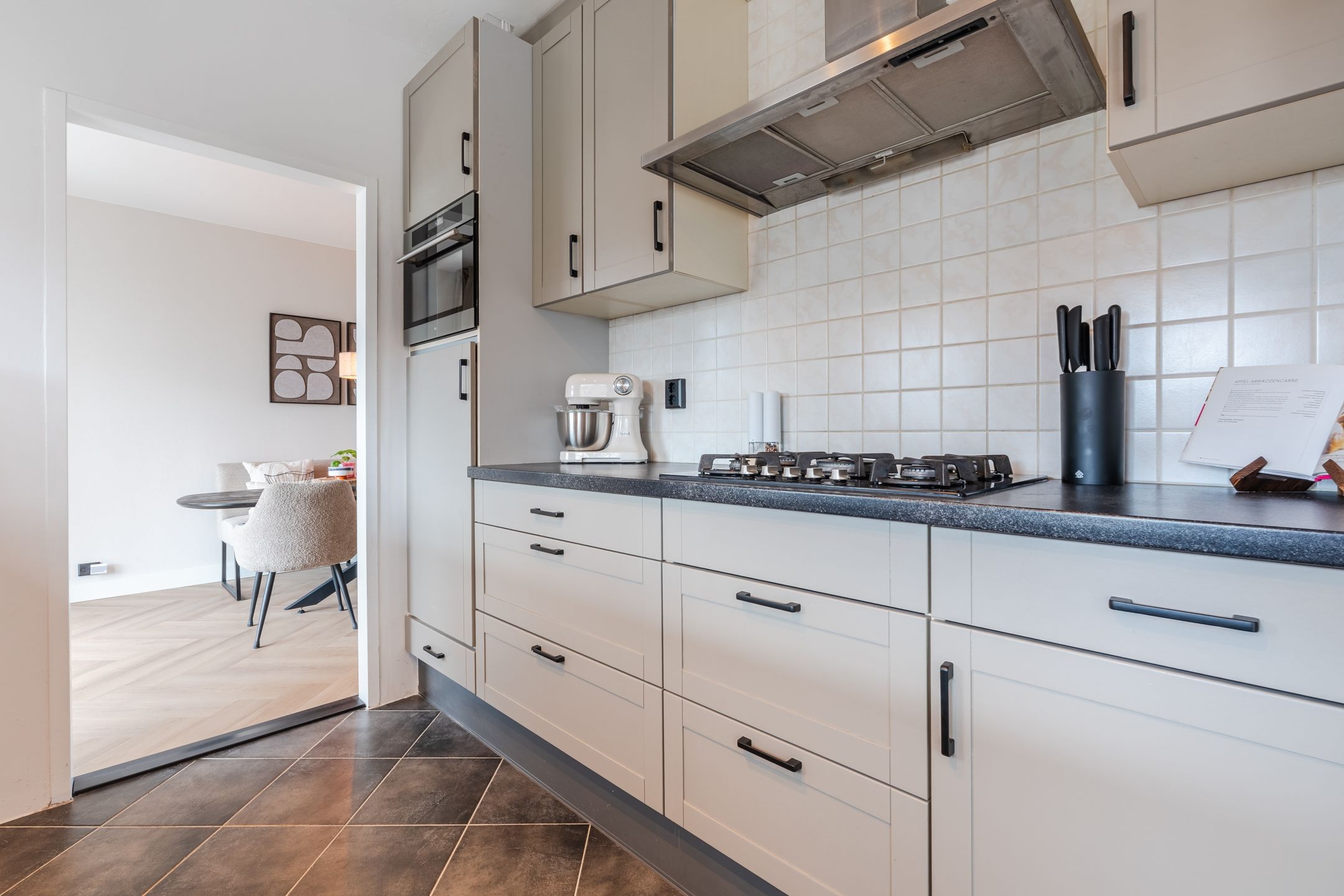 Spacious Semi-Detached Home with 4 Bedrooms, Garage and Energy Label B — 18