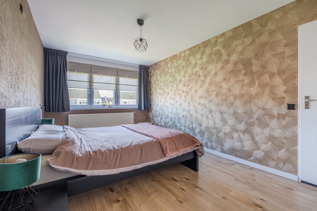Spacious Semi-Detached Home with 4 Bedrooms, Garage and Energy Label B — 22