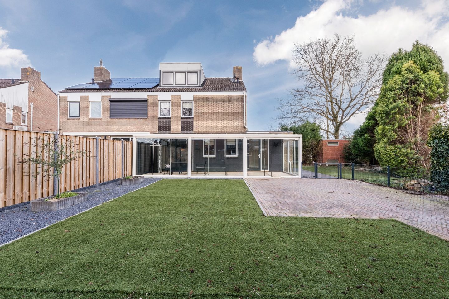 Spacious Semi-Detached Home with 4 Bedrooms, Garage and Energy Label B — 50