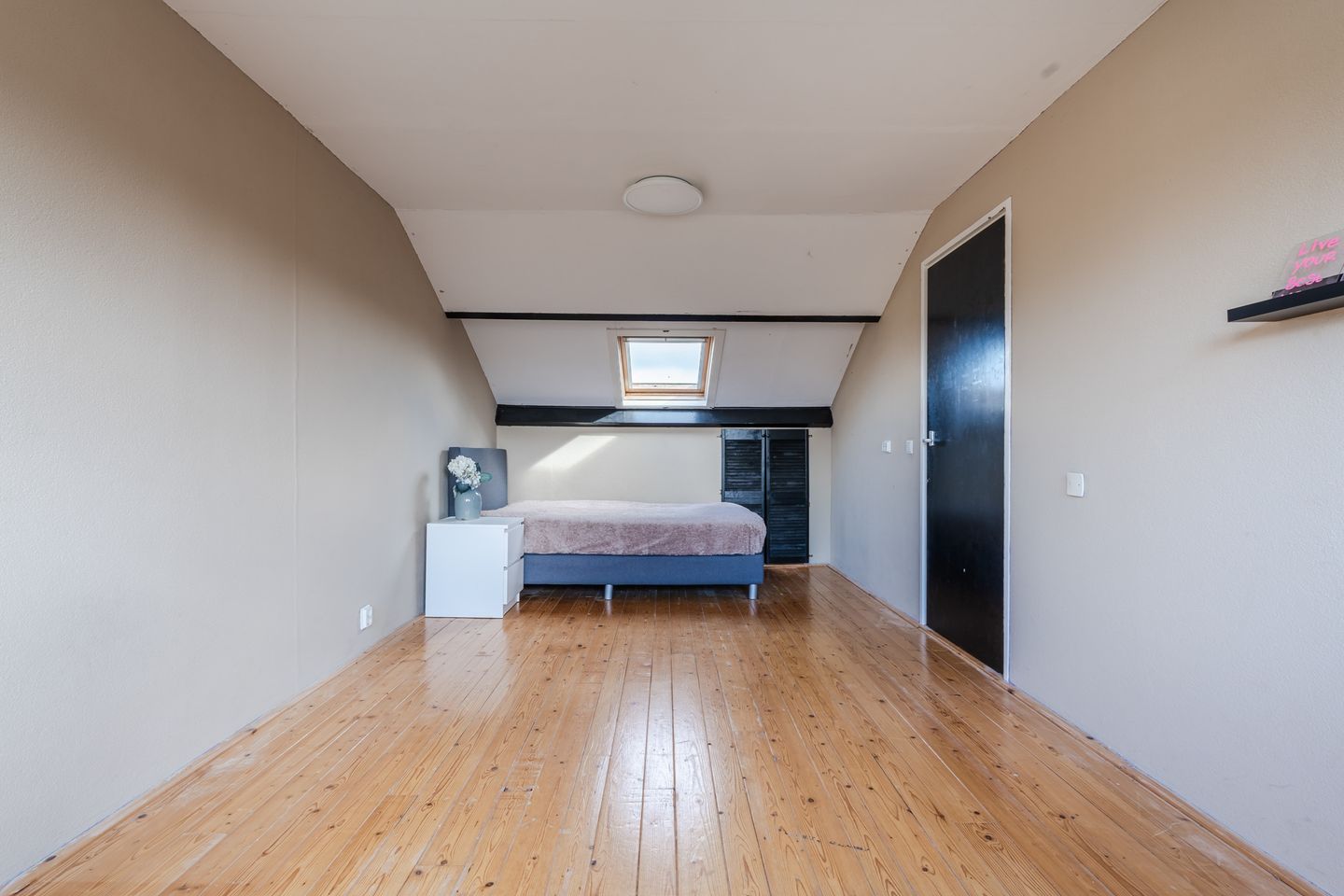 Spacious Semi-Detached Home with 4 Bedrooms, Garage and Energy Label B — 40