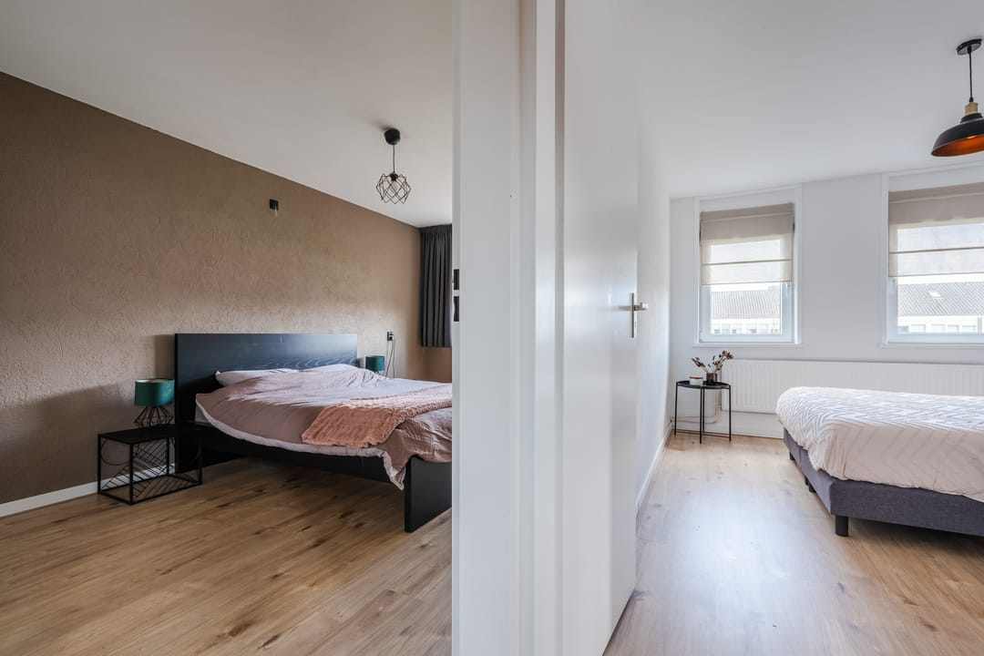 Spacious Semi-Detached Home with 4 Bedrooms, Garage and Energy Label B — 37