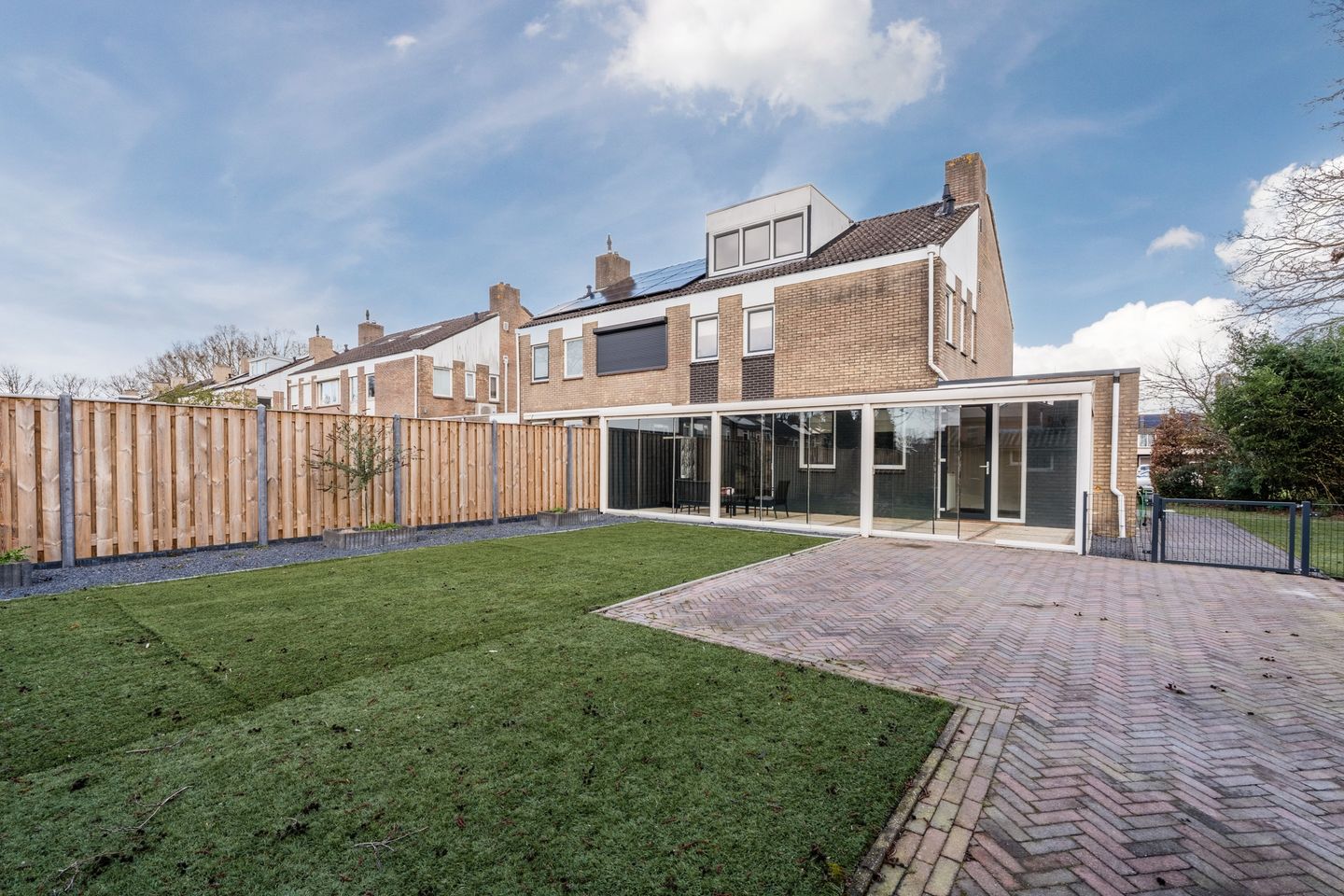 Spacious Semi-Detached Home with 4 Bedrooms, Garage and Energy Label B — 49