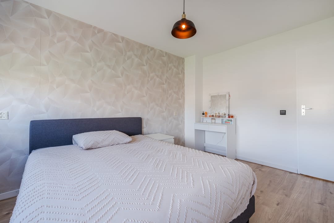 Spacious Semi-Detached Home with 4 Bedrooms, Garage and Energy Label B — 28